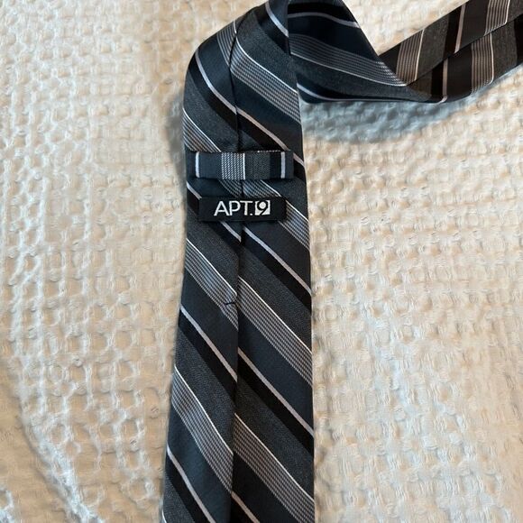 Apt 9 Tie- EUC  - Picture 2 of 2